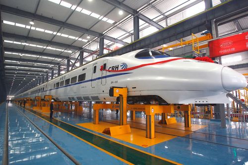 驻区企业北京铁道工程机电技术研究所自主研制的弯臂式地坑同步架车机